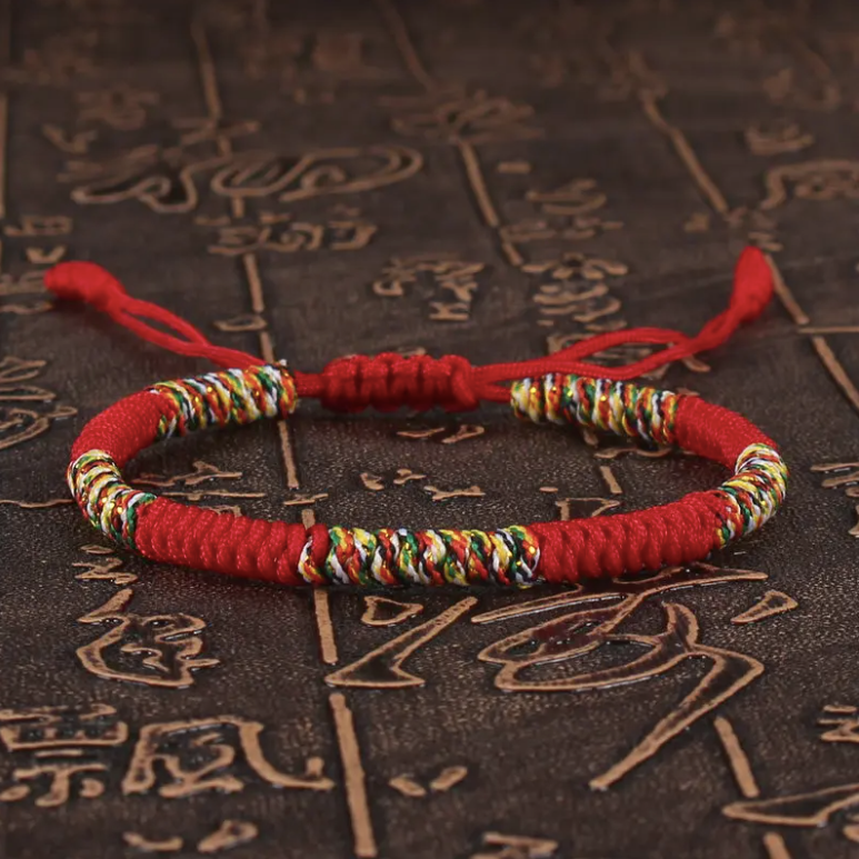 Montelle Paris™ | Bracelet “Fil Rouge du Destin” en soie