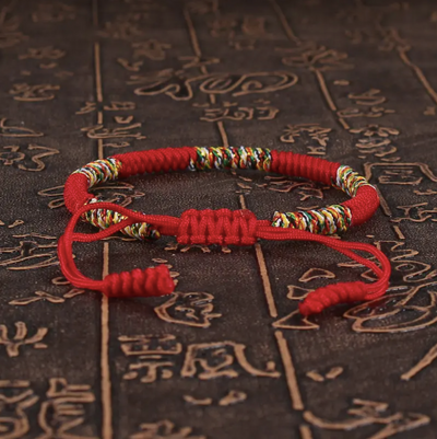 Montelle Paris™ | Bracelet “Fil Rouge du Destin” en soie